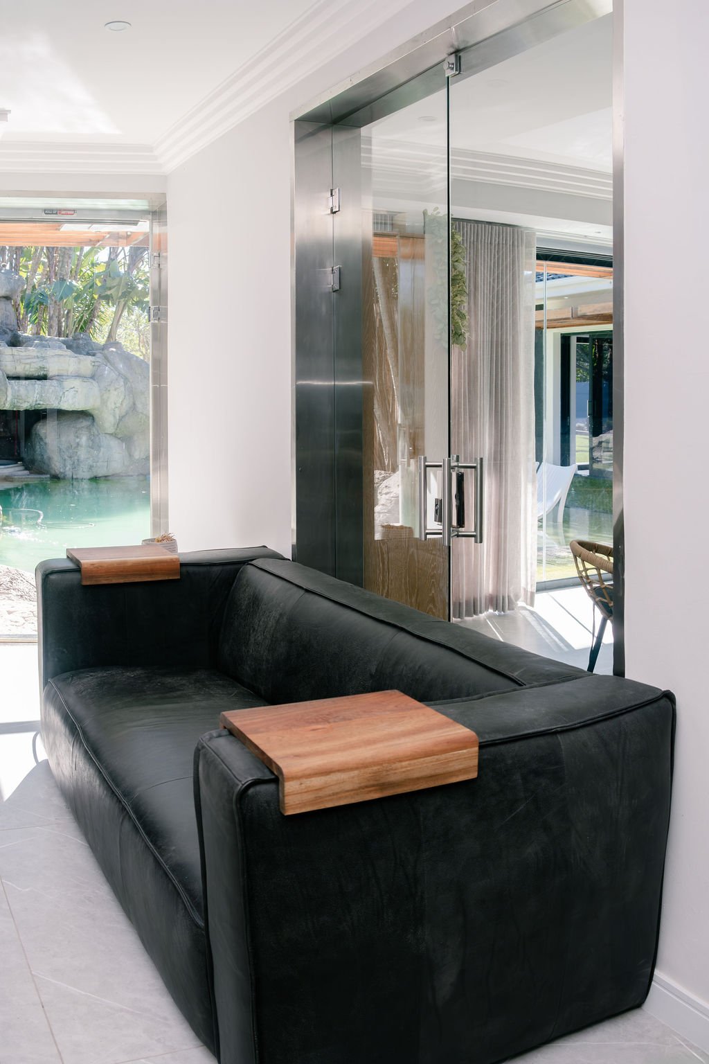 Interior frameless glass space