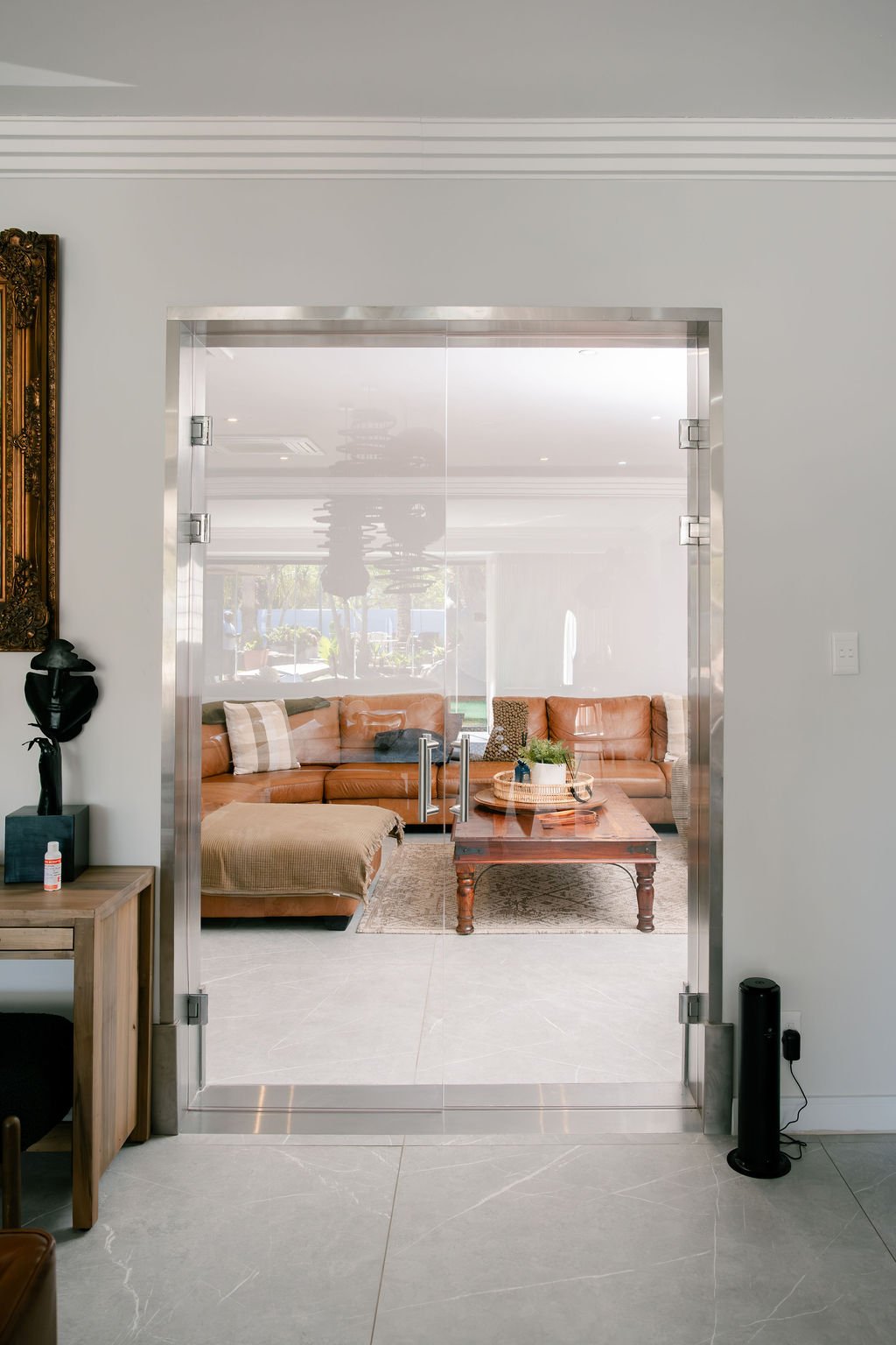 Frosted glass shower divider