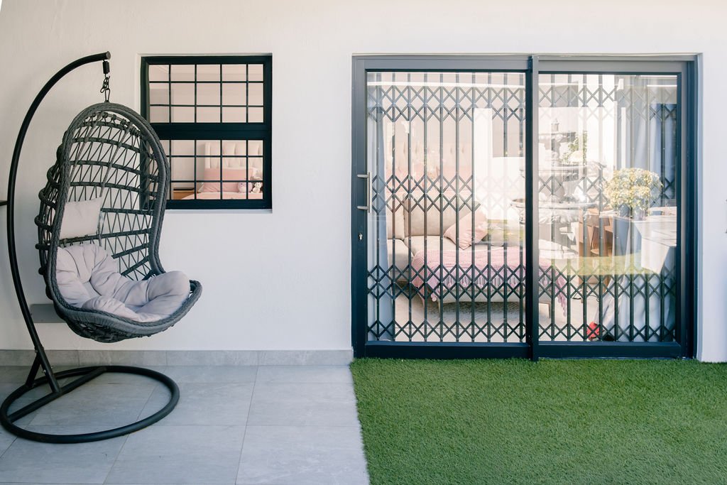 Aluminium stacker doors