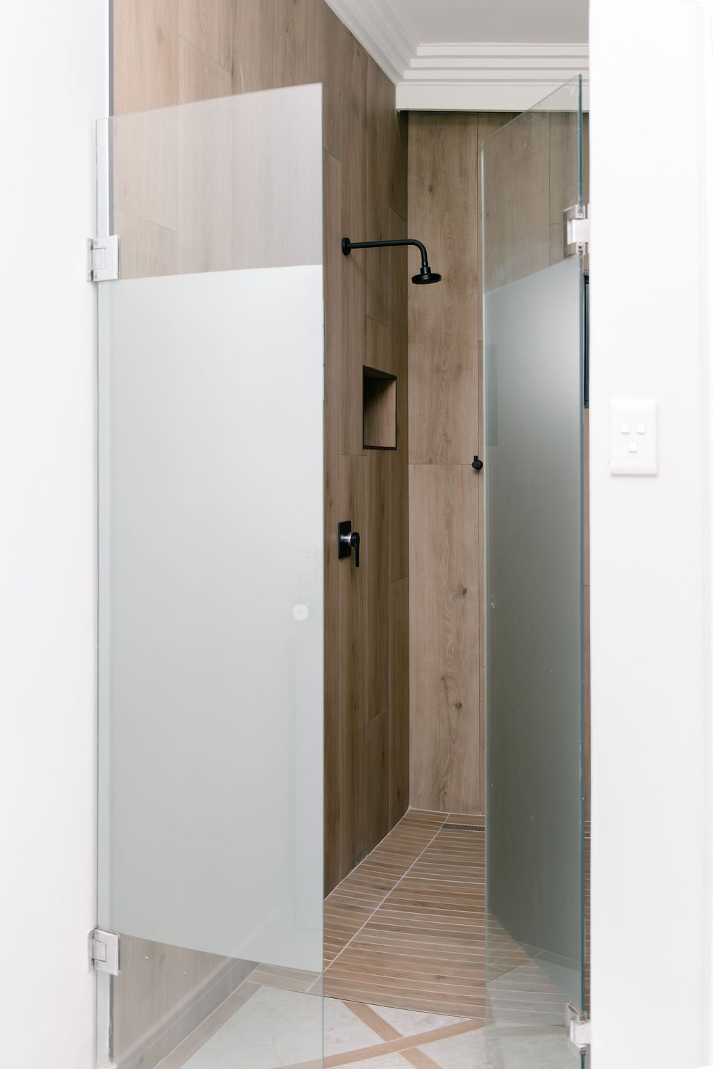 Frameless frosted shower door